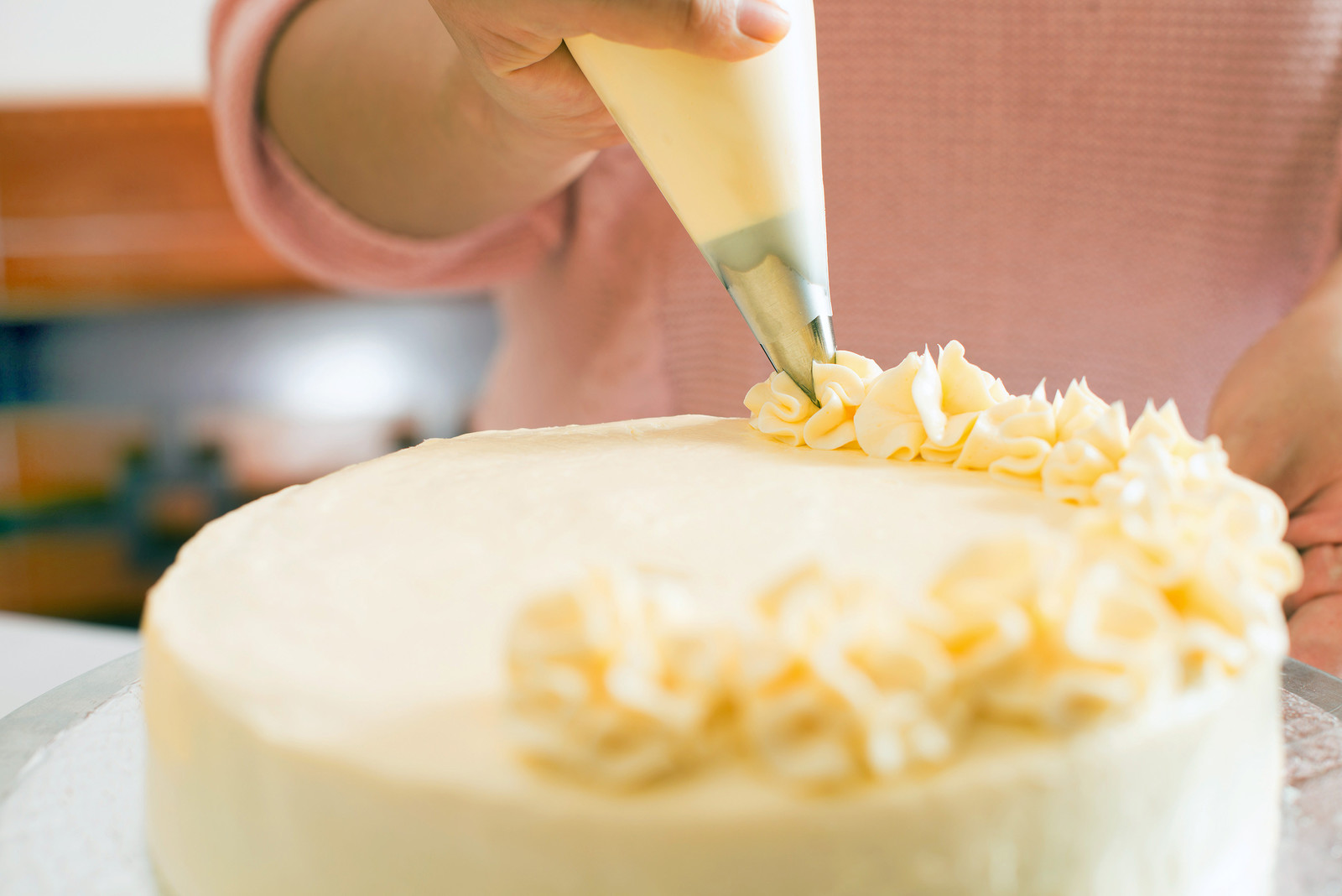 How To Apply Buttercream Icing To Cake How To Apply Buttercream Icing To Cake