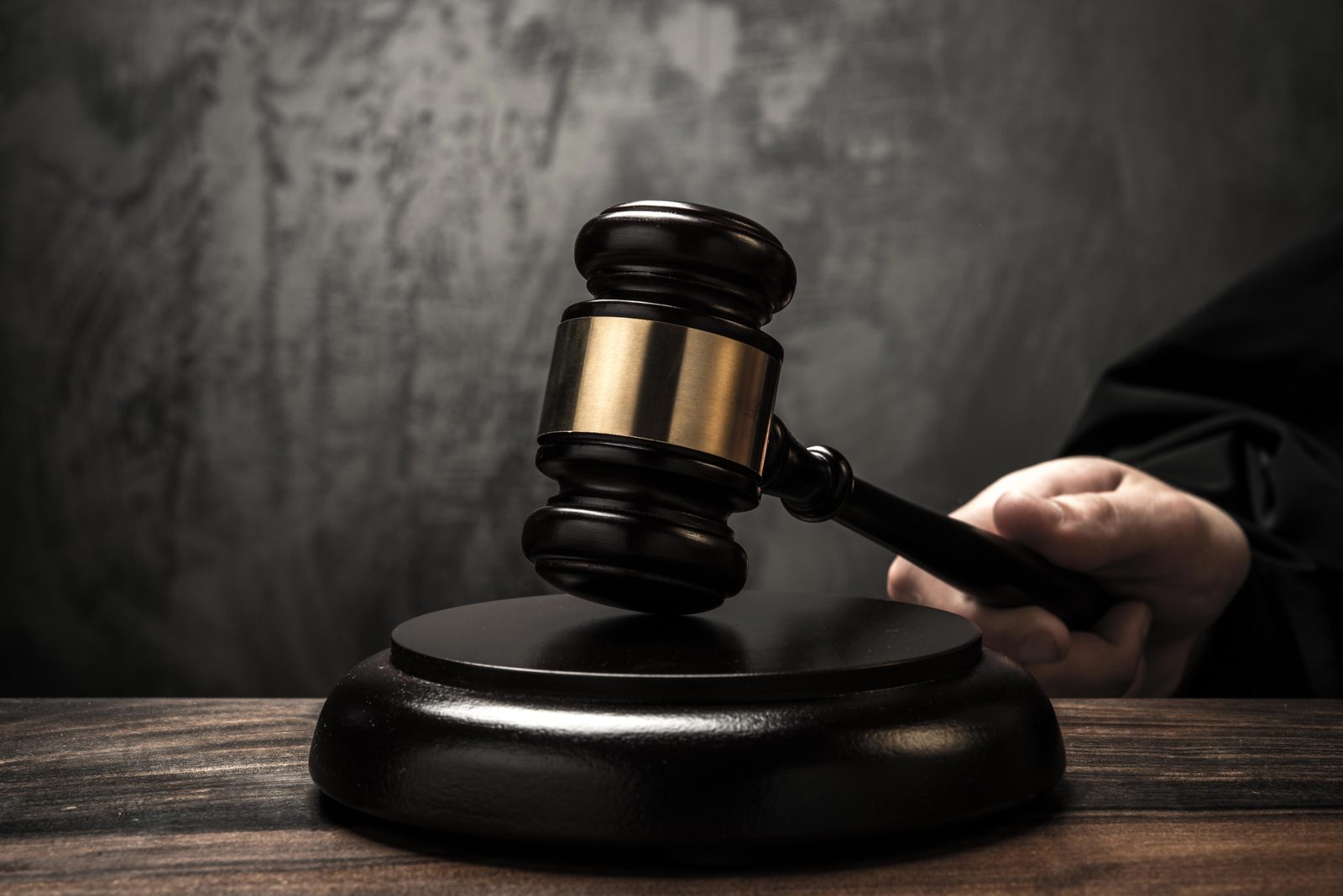 Illegal tooth whitener can't apply for a judicial review ...