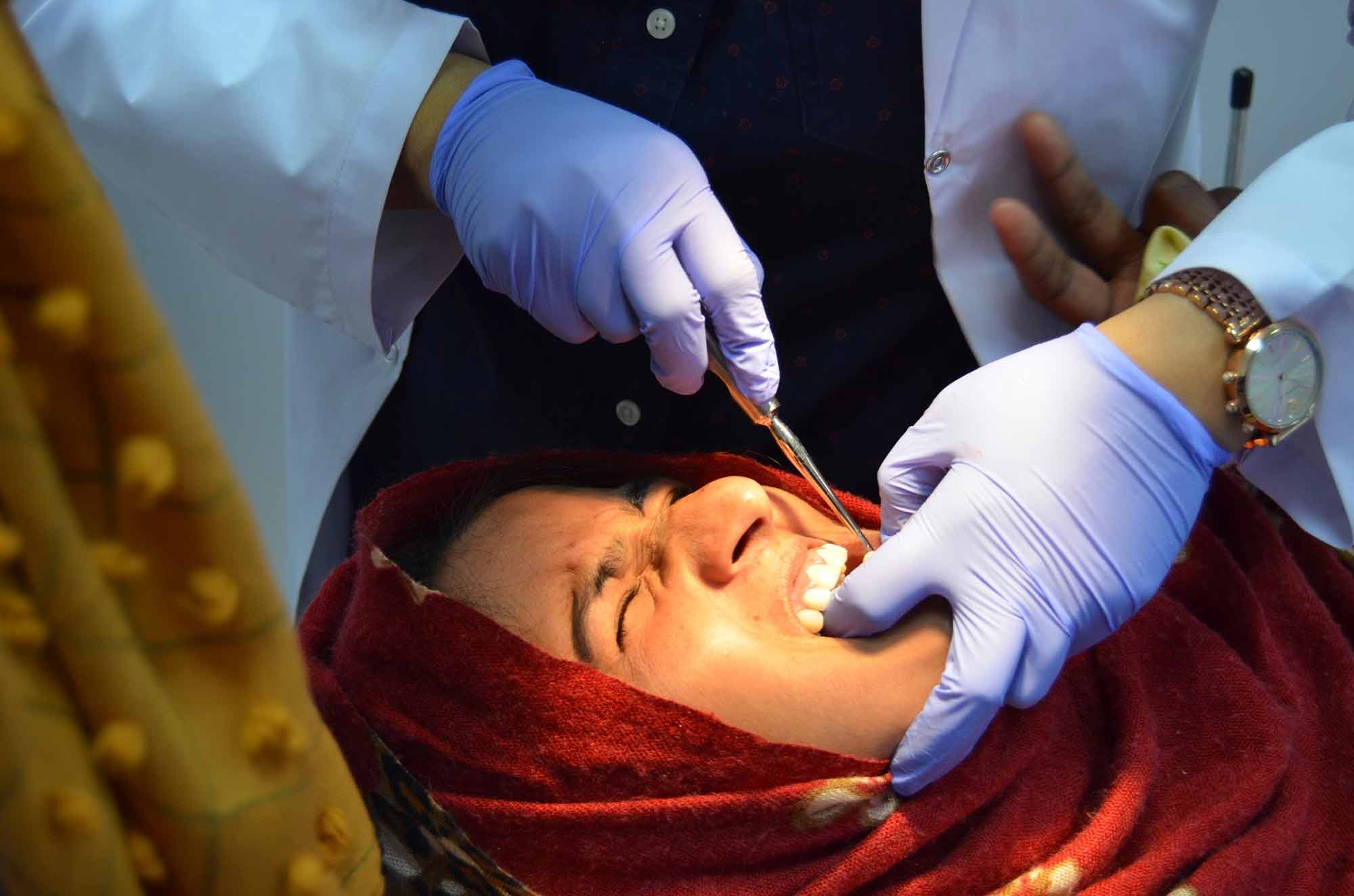 Thanaa Abdullah helped to set up a dental facility for a charity in Pakistan
